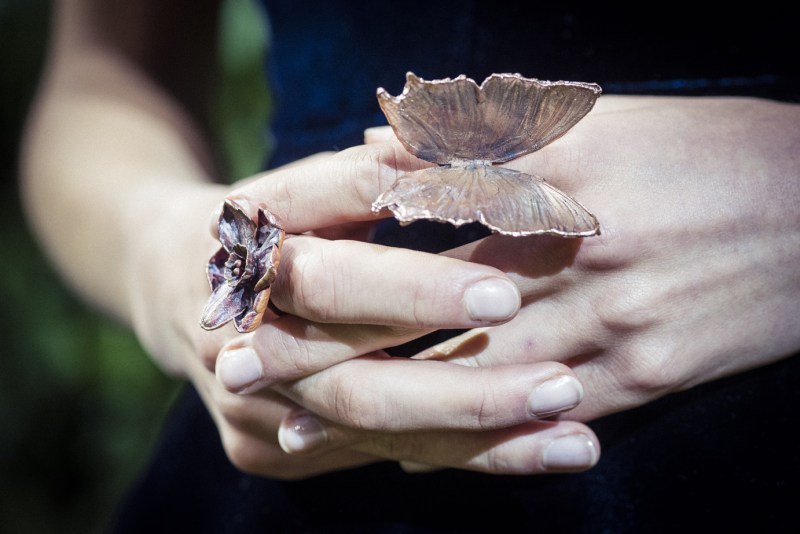 dior_hc_ss17_backstage1____morgan_o_donovan_jpg_7011_north_1382x_black