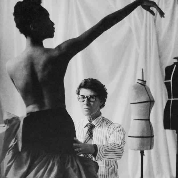 Hommage-a-Yves-Saint-Laurent-en-videos